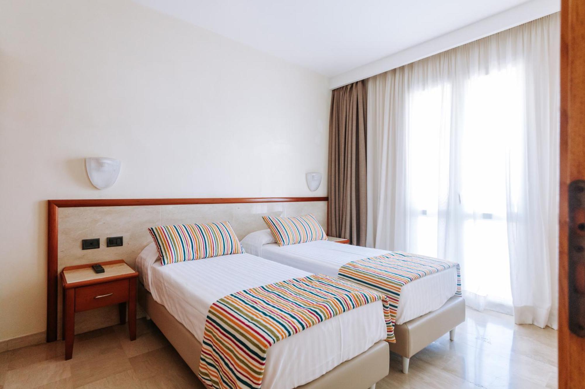 Hotel Nicolaus Club La Giurlita Ugento Camera foto